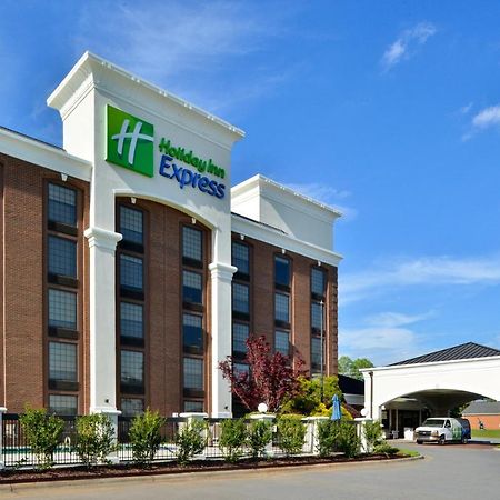 Holiday Inn Express Winston-Salem Medical Ctr Area Экстерьер фото