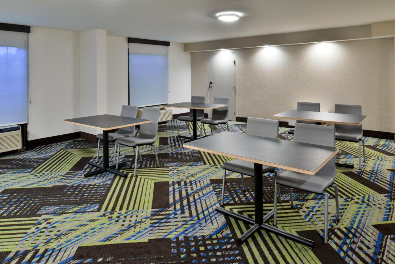 Holiday Inn Express Winston-Salem Medical Ctr Area Экстерьер фото