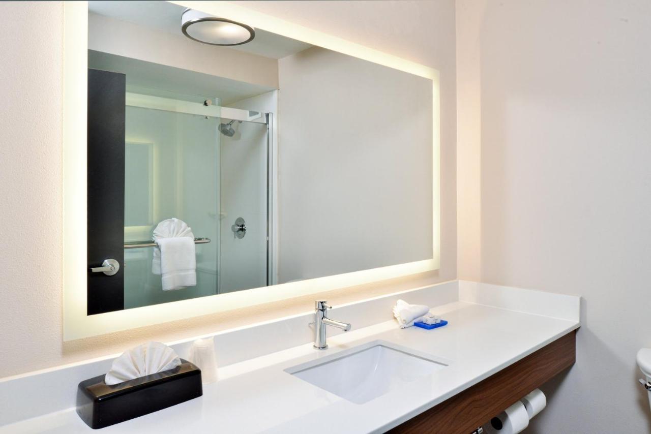 Holiday Inn Express Winston-Salem Medical Ctr Area Экстерьер фото