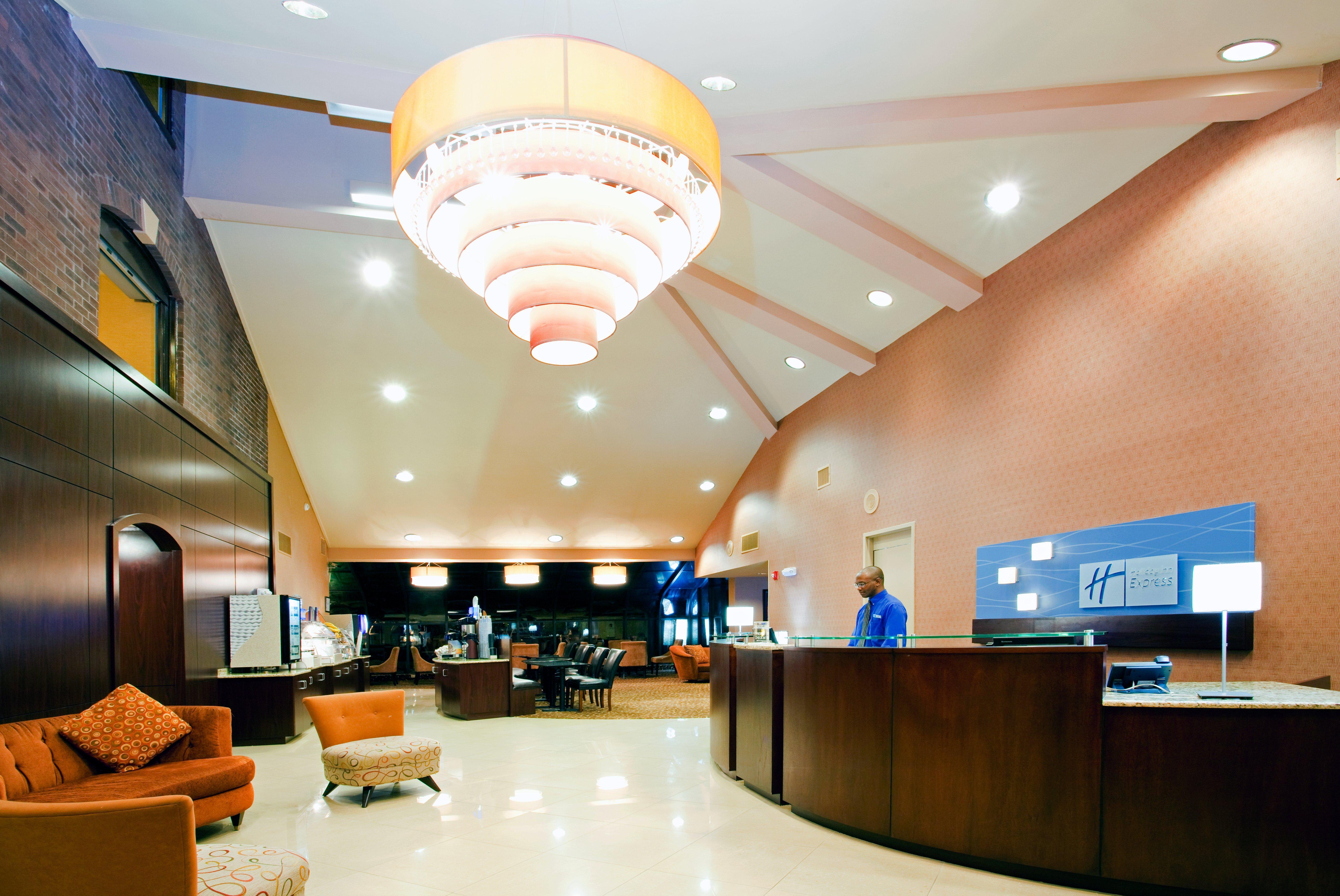 Holiday Inn Express Winston-Salem Medical Ctr Area Экстерьер фото