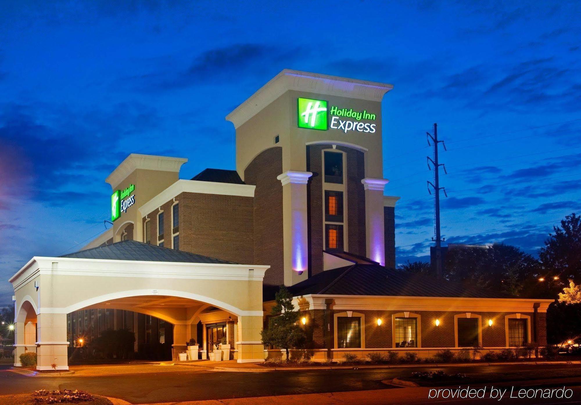 Holiday Inn Express Winston-Salem Medical Ctr Area Экстерьер фото
