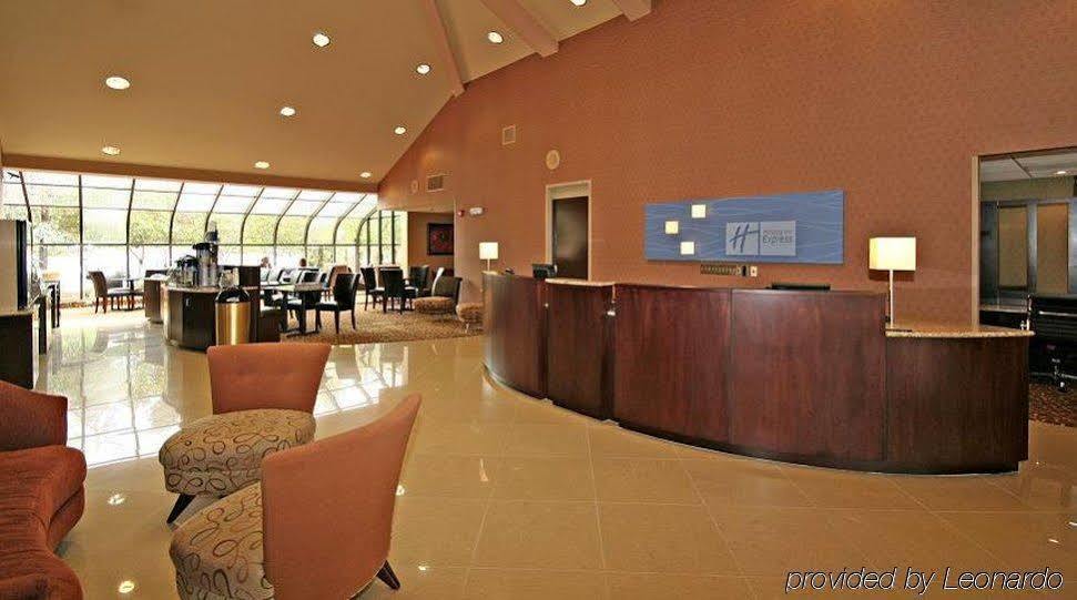 Holiday Inn Express Winston-Salem Medical Ctr Area Экстерьер фото